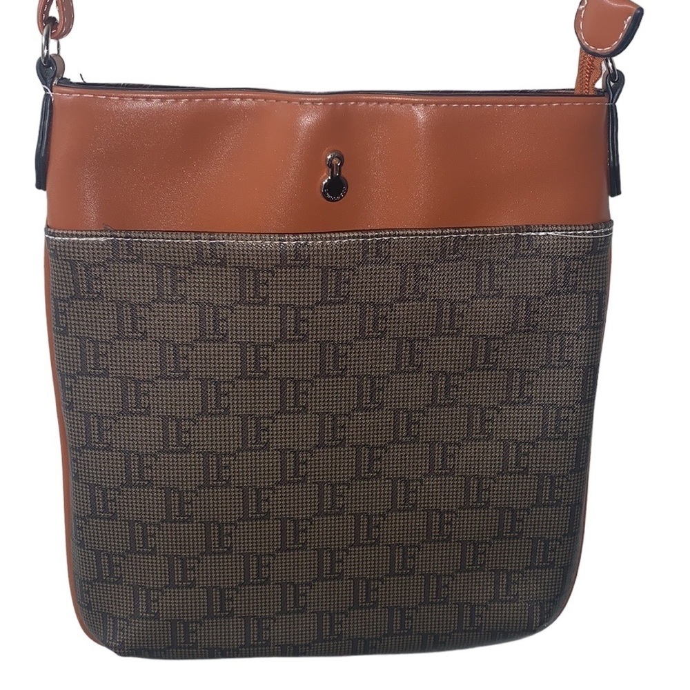 LONDON FOG CROSSBODY